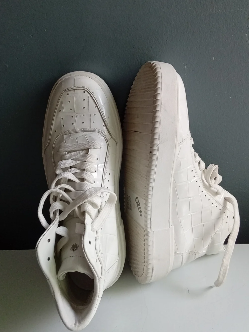 Stuart Weitzman White Croc Embossed Leather High Top Sneakers Platform Shoes